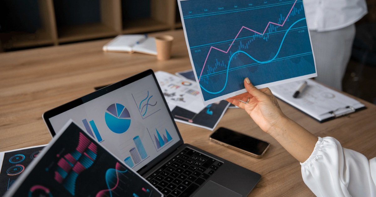 What is SaaS Analytics?